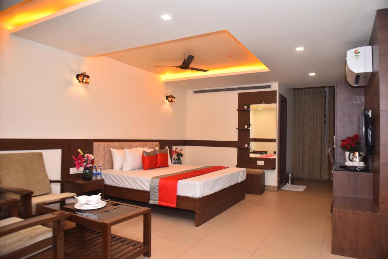 M R Residency Dharwad.公寓 外观 照片