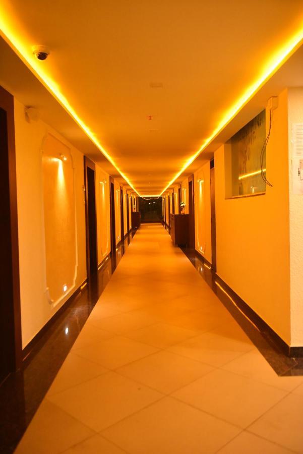 M R Residency Dharwad.公寓 外观 照片
