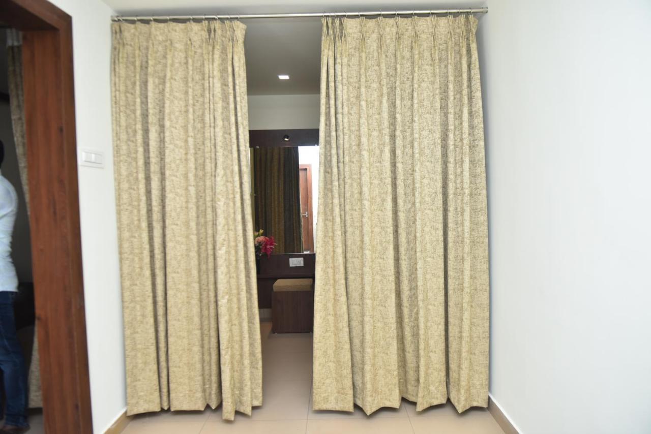M R Residency Dharwad.公寓 外观 照片