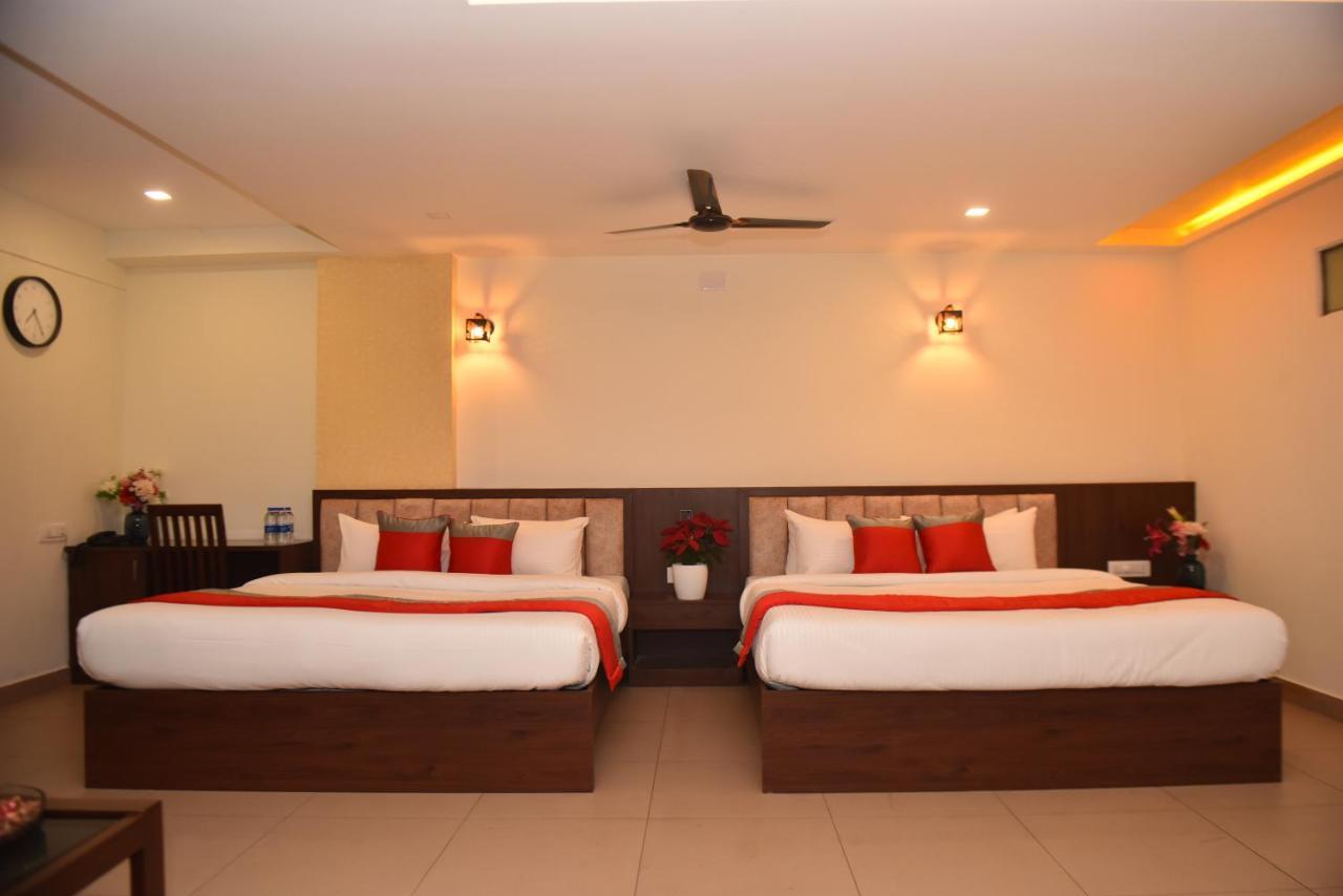 M R Residency Dharwad.公寓 外观 照片