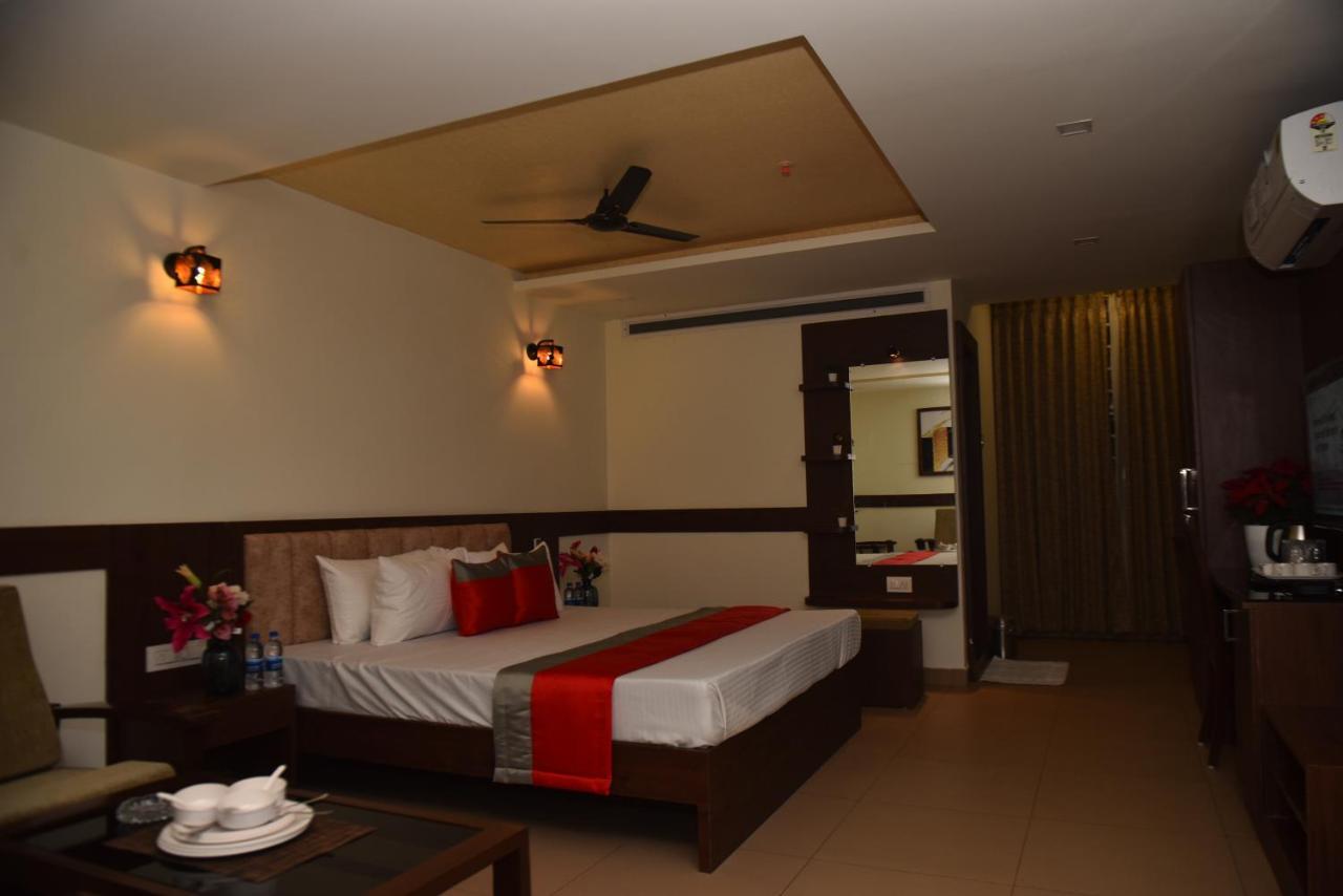 M R Residency Dharwad.公寓 外观 照片